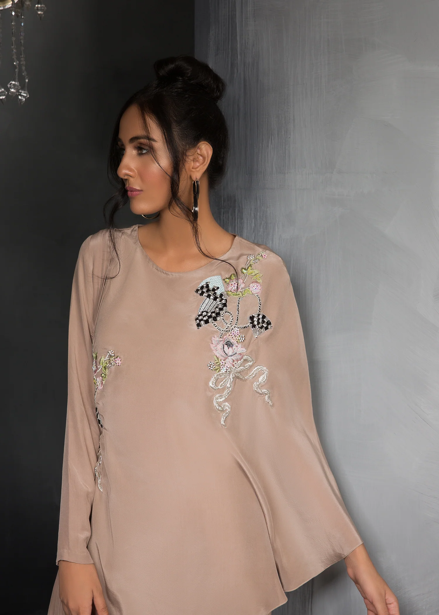 Beige Outfit - Image 3