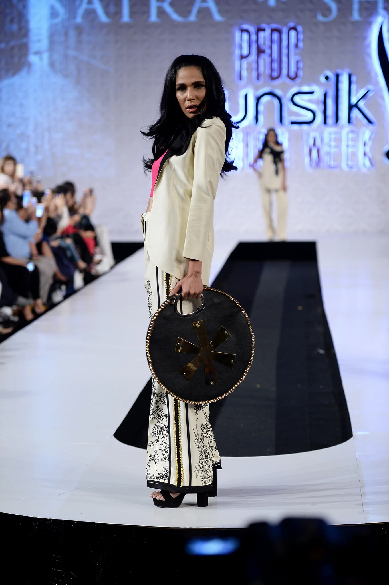 Black and White Suit - Image 4