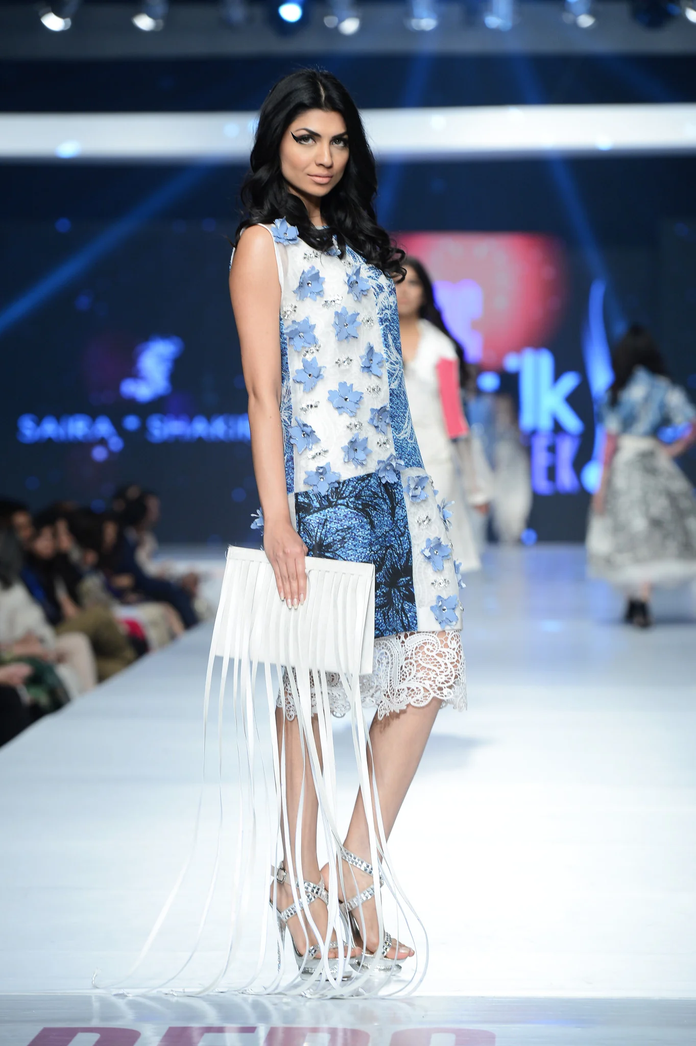 Blue Daisy - Image 2