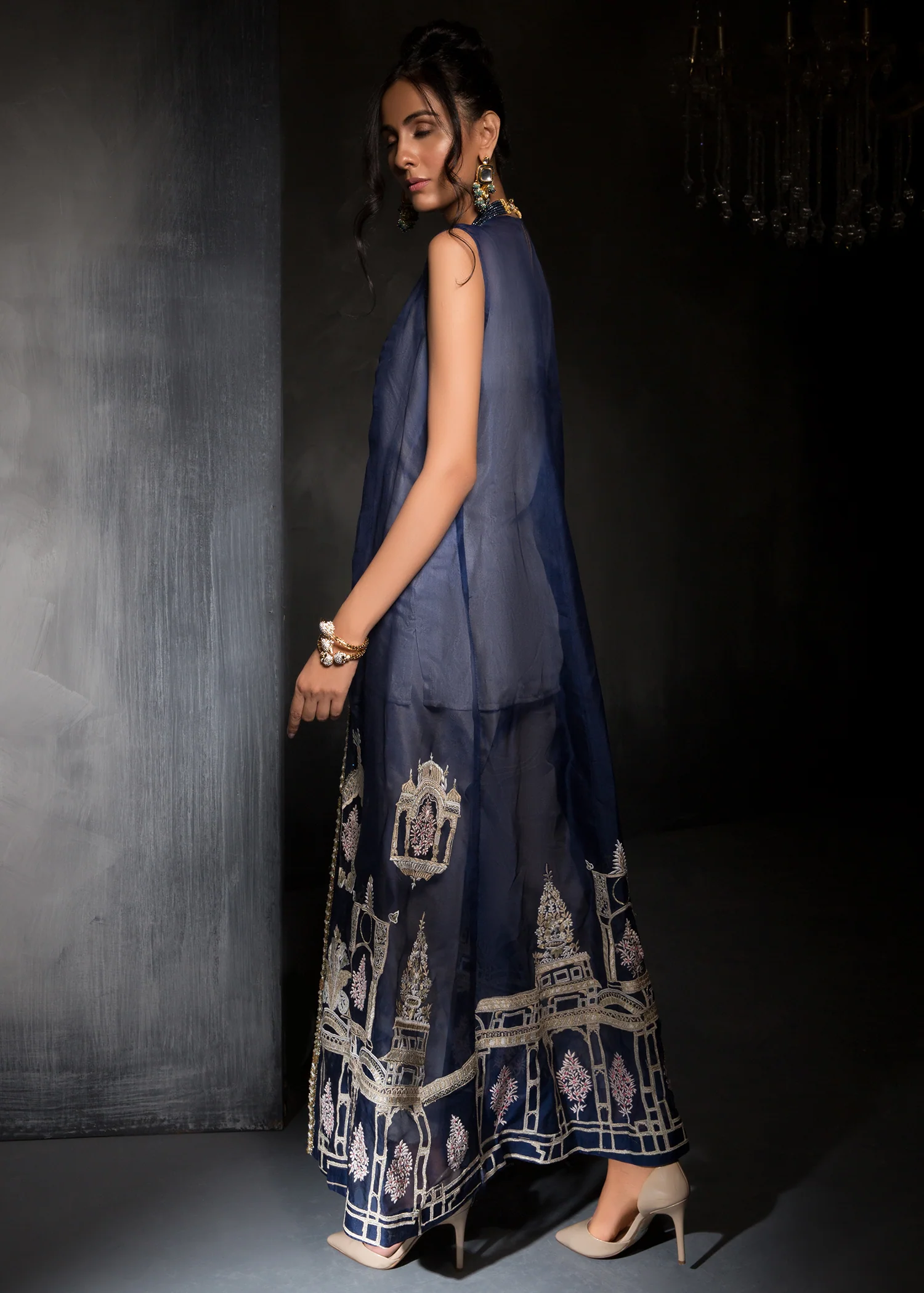 Blue Outfit - Image 4