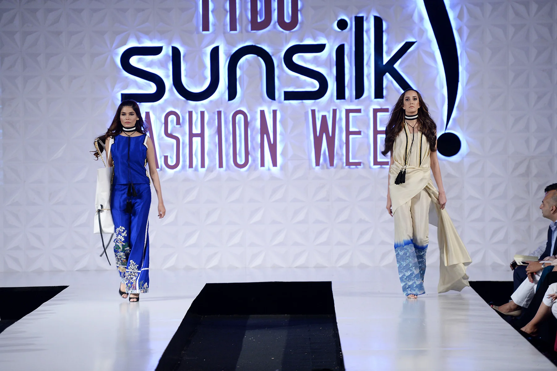 Blue Suit - Image 7
