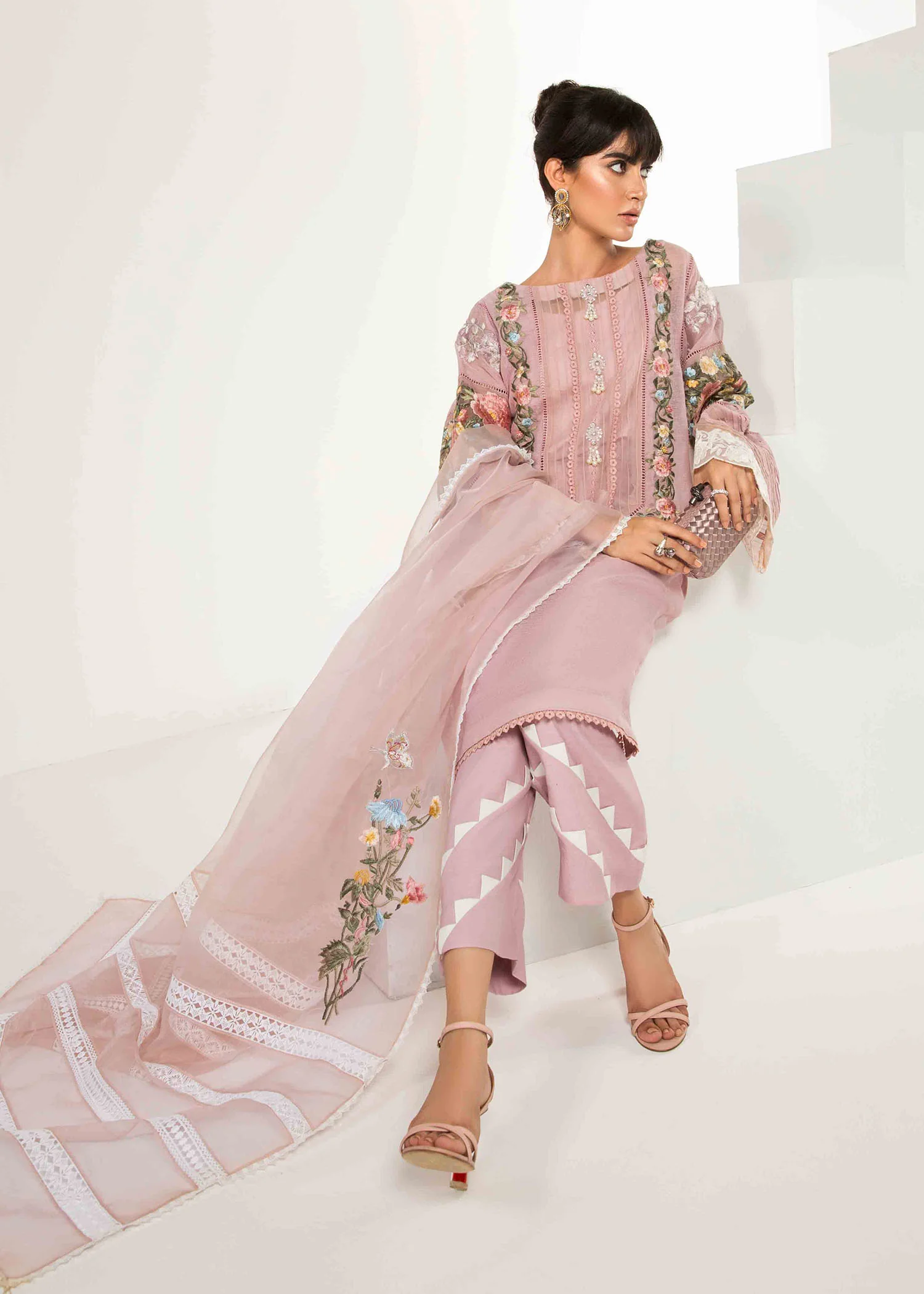 Lily - Image 4