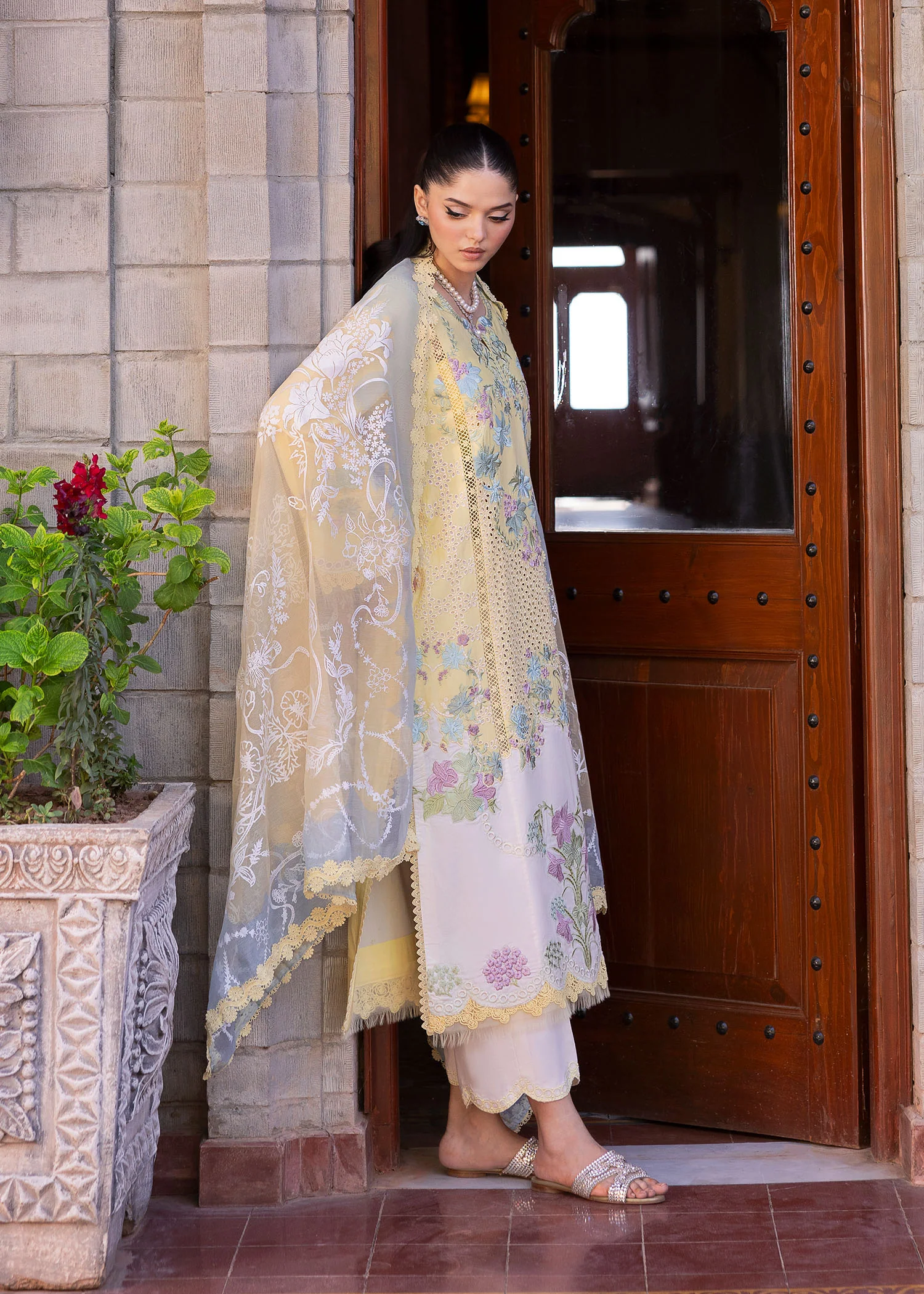 LOTUS REVERIE 4-A - Image 9