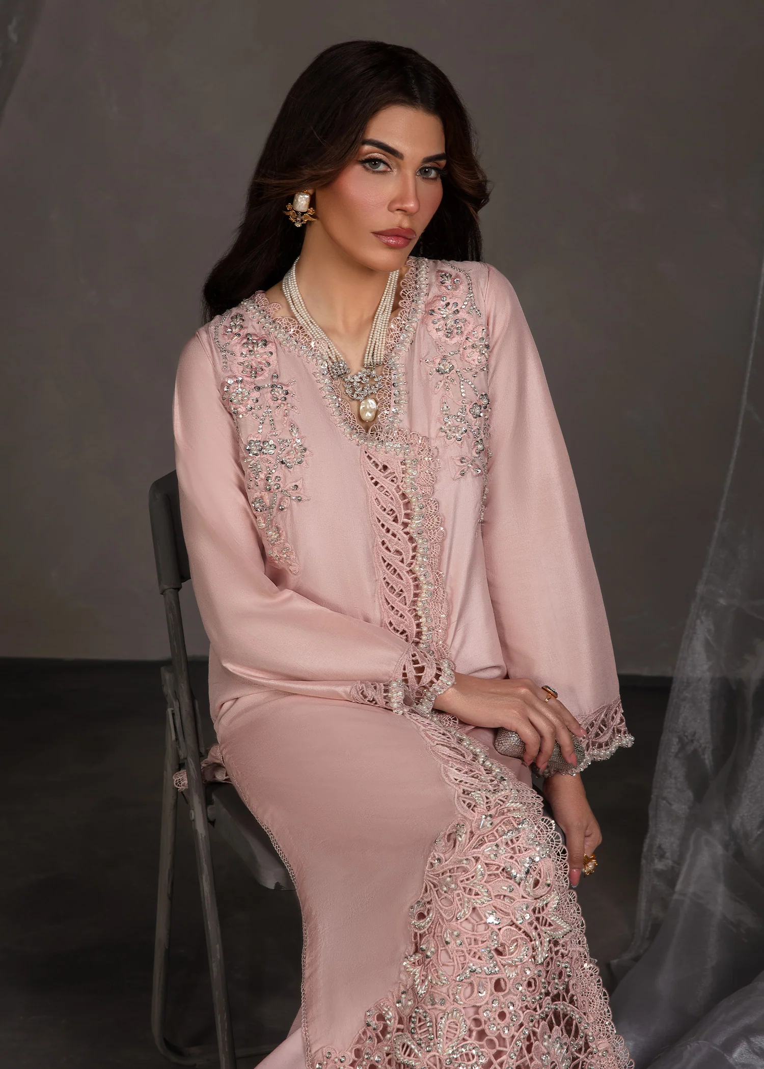 Lustre - Image 7
