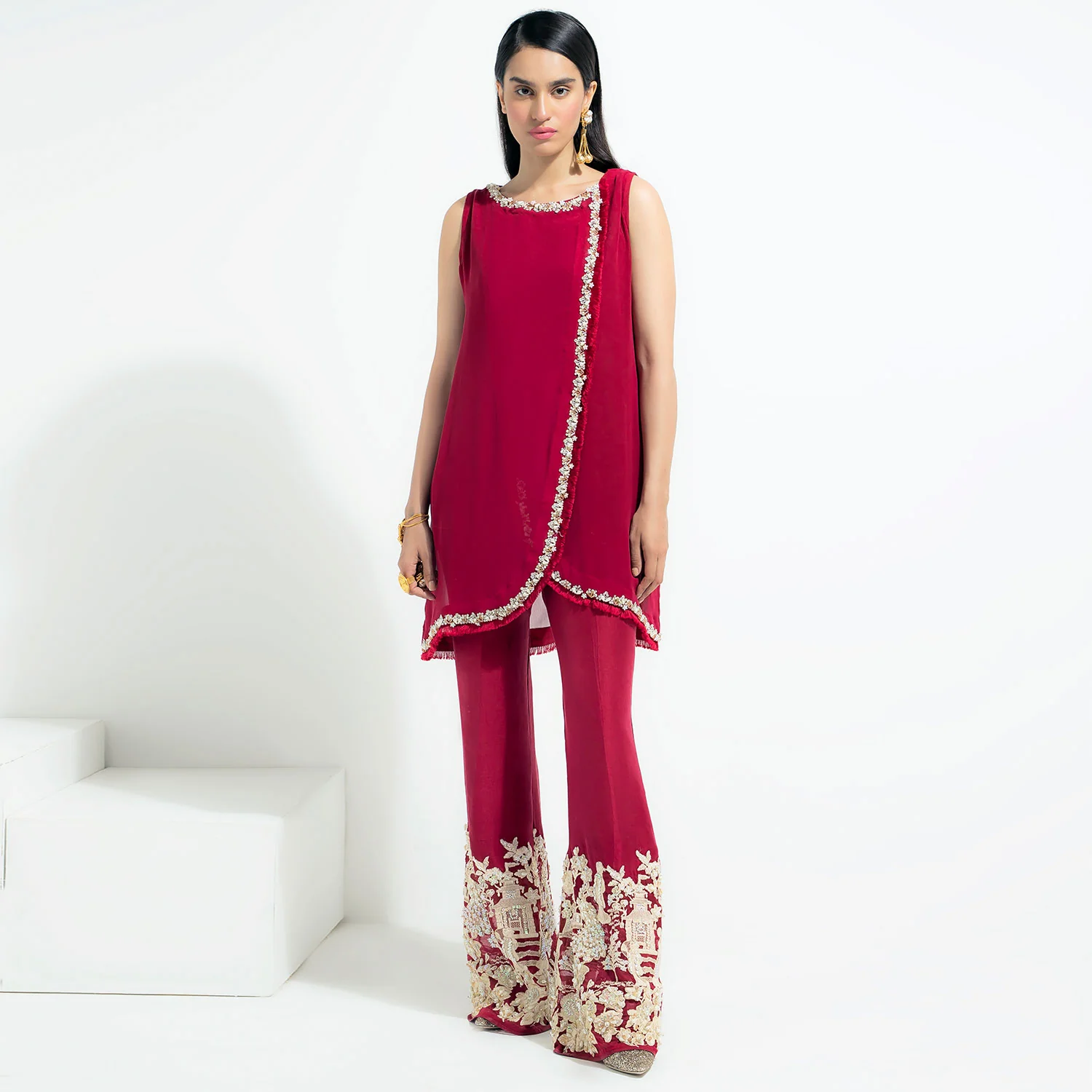 Red Outfit - Image 3
