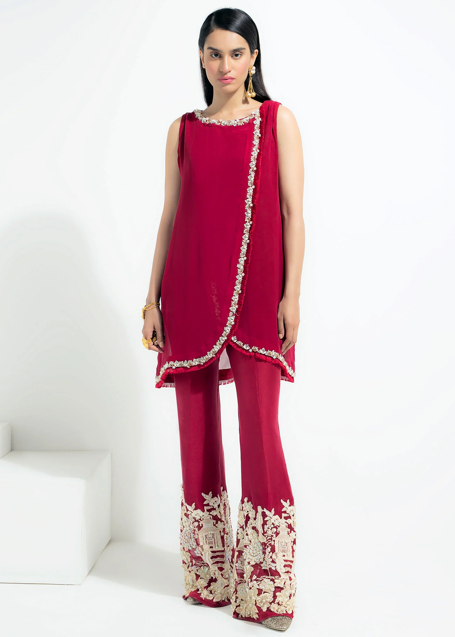 Red Outfit - Image 4