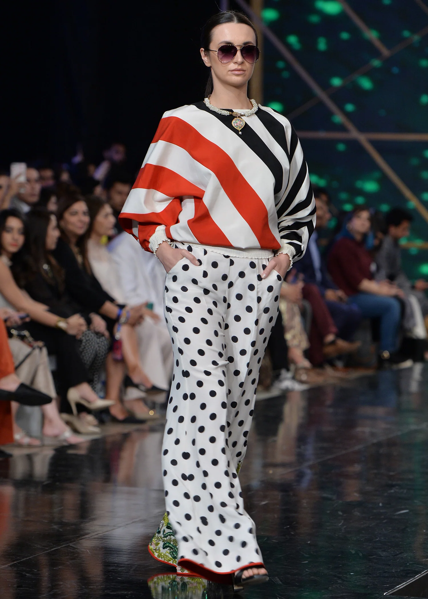 Stripes Outfit - Image 2